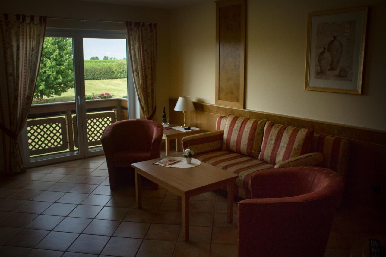 Gaestehaus Vinetum Altdorf  Экстерьер фото